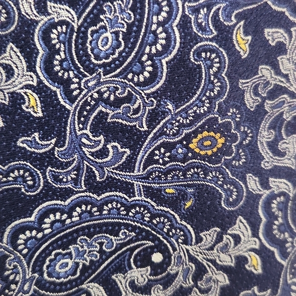 NWT Jos. A. Bank Blue Paisley Men's Tie - Picture 2 of 7